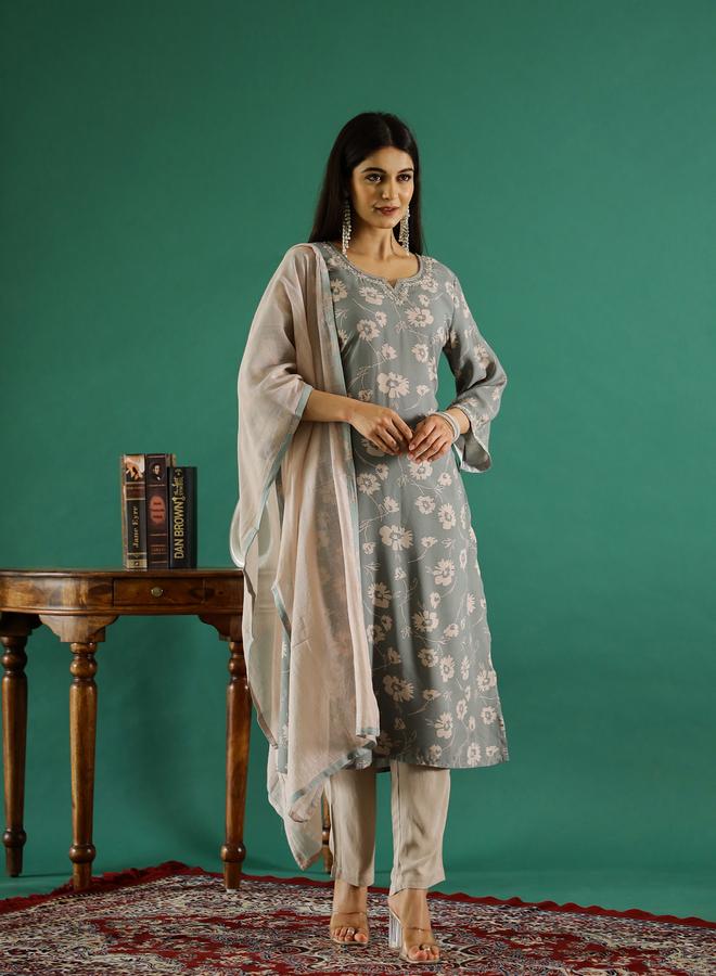 sanskrutihomes Sanskrutihomes Floral Printed V-Neck Pure Cotton Kurta and Pants Set  - Image 1