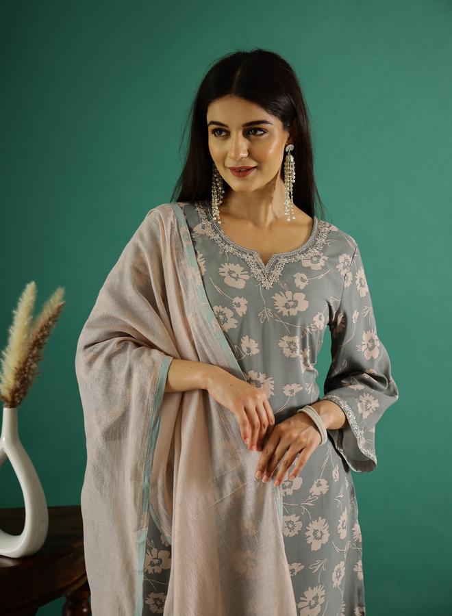 sanskrutihomes Sanskrutihomes Floral Printed V-Neck Pure Cotton Kurta and Pants Set  - Image 5