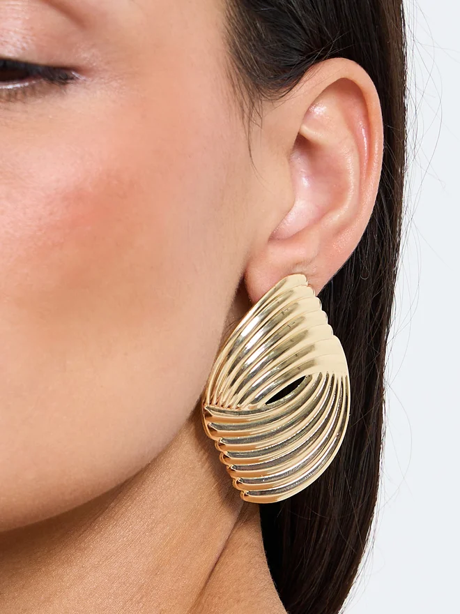 Styli Textured Stud Earrings
