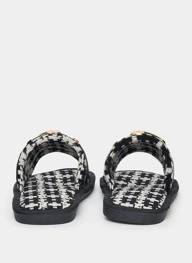Styli Link Embellishment Patterned Bedroom Slippers