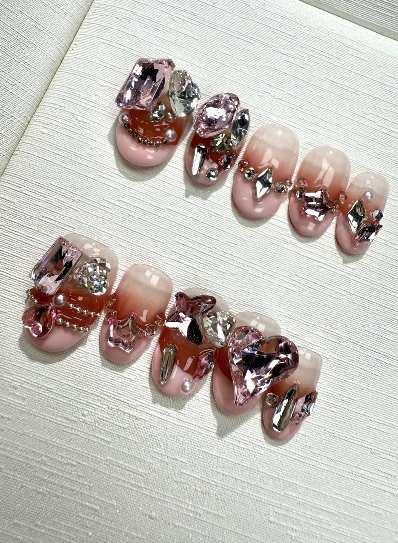 النقوش الأظافر القابلة للإحكام اليدوية الأصيلة - تدرج باللون الوردي بقلب وكريستال ملصق ثلاثي الأبعاد، طريقة دائرية قصيرة قابلة للفصل، رقم المنتج h1691 - Image 1