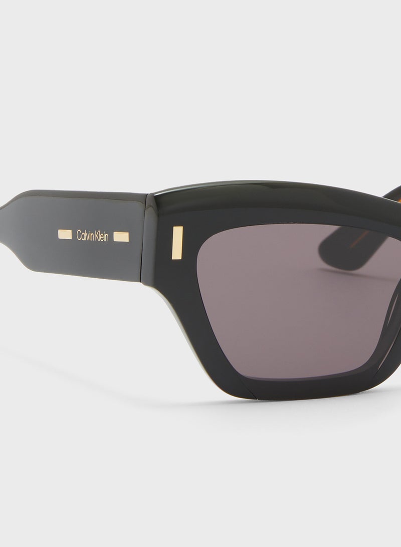 كالفن كلاين نظارة شمسية بتصميم فراشة - Image 4