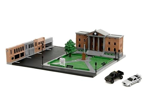 Jada Nanoscene Back to The Future Hill Valley Courthouse Diorama – Movie-Inspired Miniature Diorama incl. 2 Iconic Vehicles (Time Machine & Toyota Pickup) – Collectible Scene for Adults and Kids - Image 3