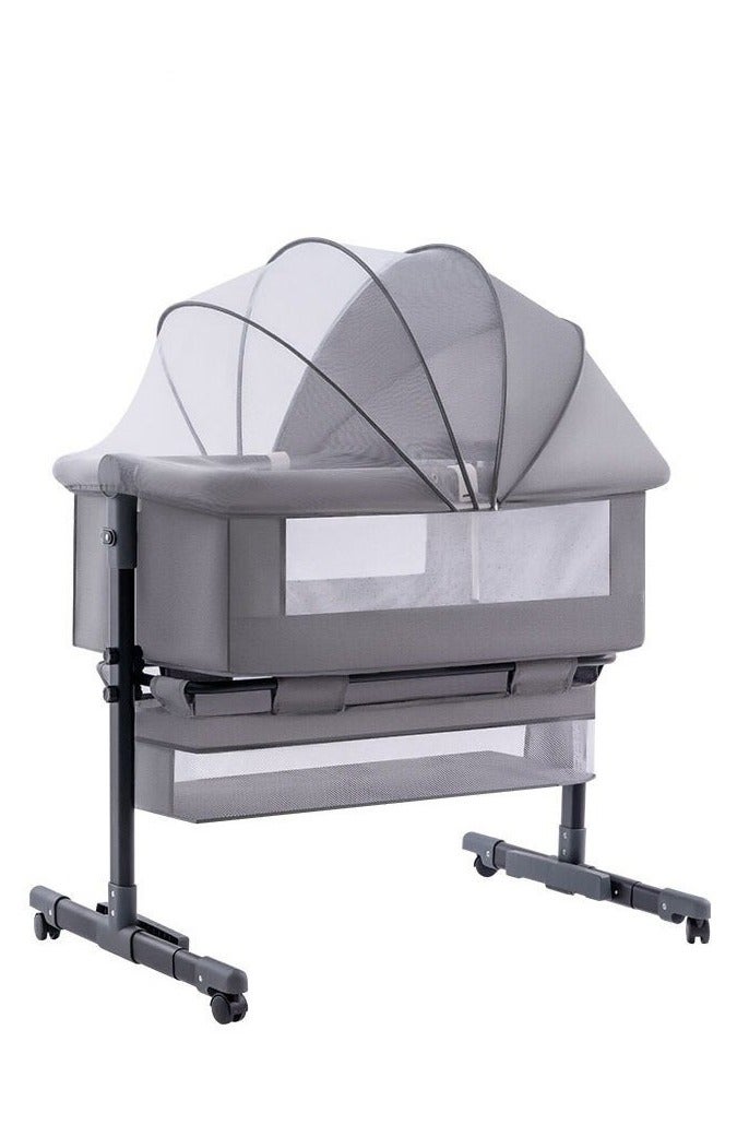 آسي بلاي سرير أطفال بعجلات، بثلاثة ارتفاعات قابلة للتعديل، سرير جانبي بميزة الإمالة لتخفيف الارتجاع، شبك قابل للتنفس، إطار خفيف من الألومنيوم، مساحة تخزين، وتصميم مناسب للسفر - Image 2