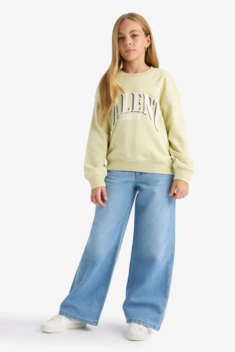 ديفاكتو Girl Relax Fit Crew Neck Printed Sweatshirt
