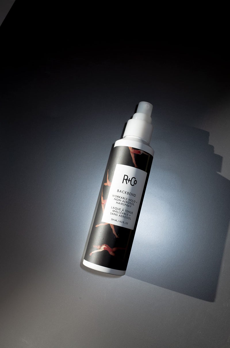 R+CO Backbend Workable Hold + Non Aerosal Hairspray 124 ml / 4.2 oz - Image 5