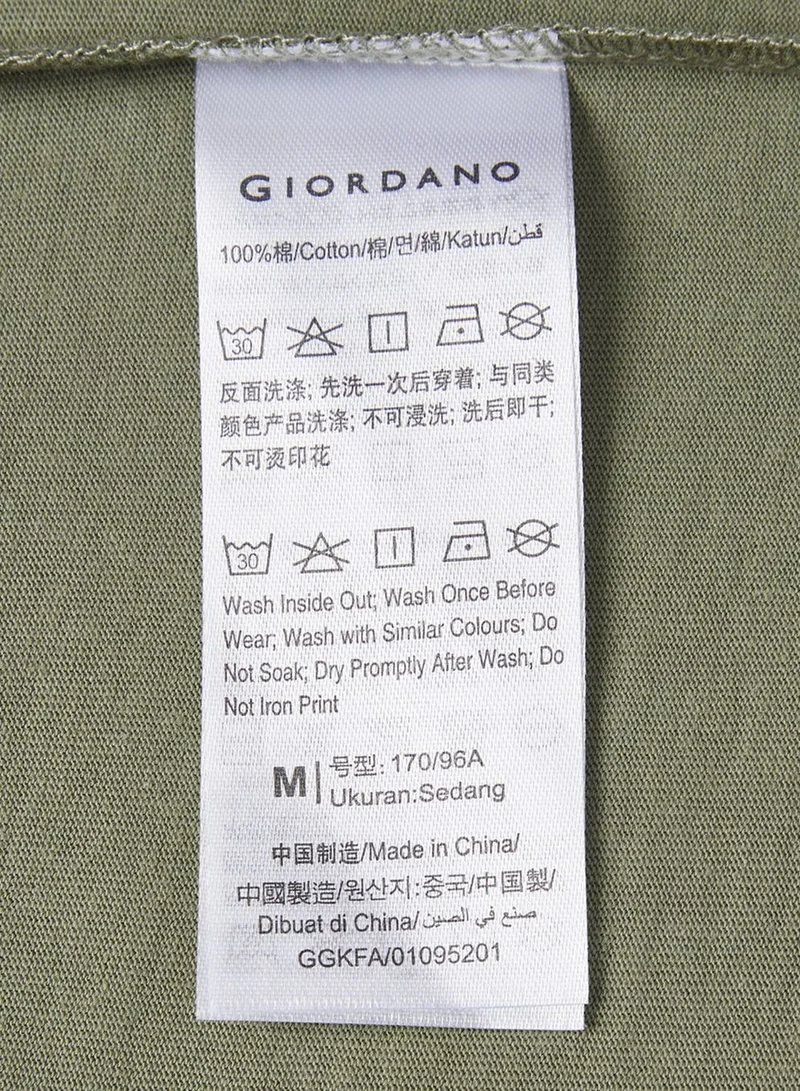 جيوردانو تيشيرت رجالي قطني بقصة ضيقة وطبعة مميزة