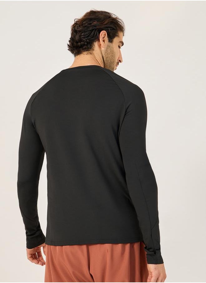 Styli Styli Running Compression T-Shirt with Thumbhole Sleeves  - Image 4