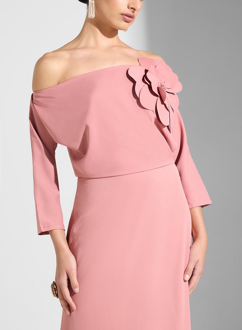 ايرا فستان بكتف مكشوف وطبعات زهور - Image 3