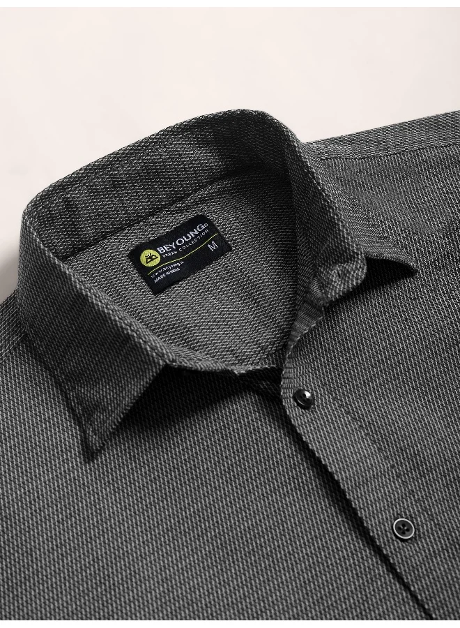 بيونغ قميص أسود بأكمام كاملة وهيكل منظم