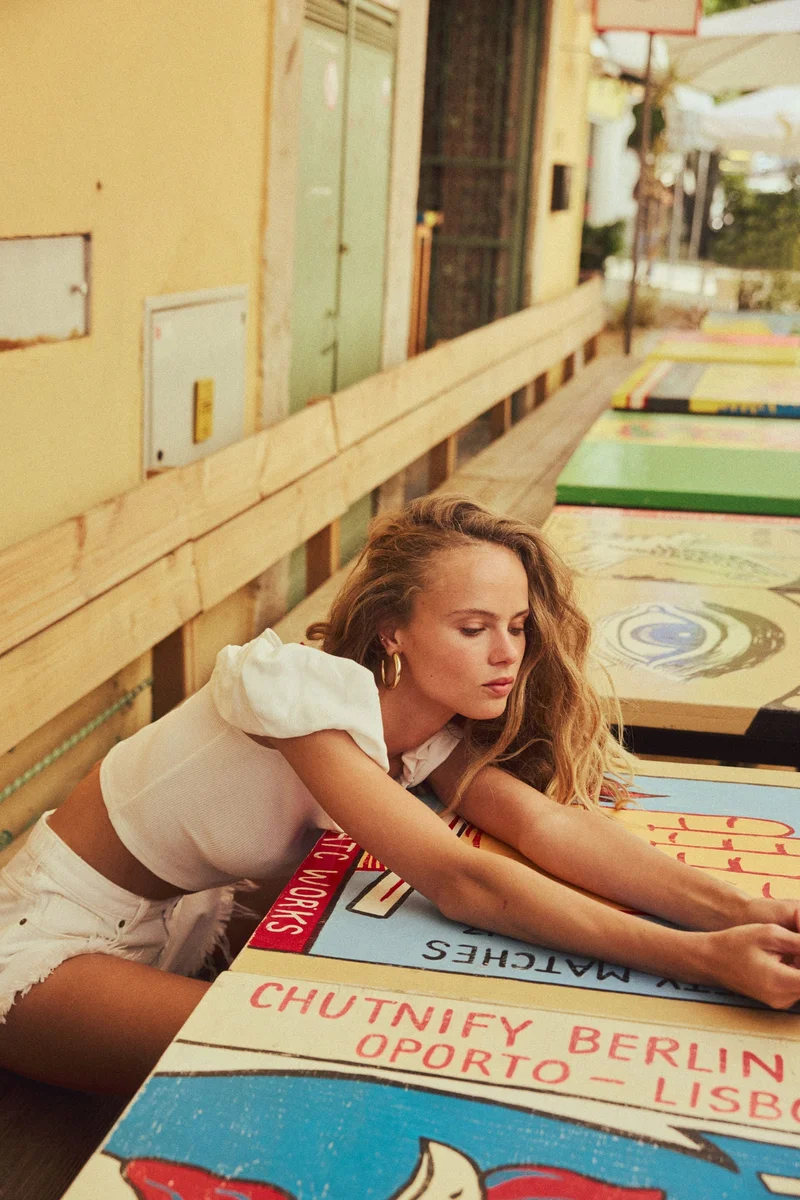 H&M Puff-sleeved off-the-shoulder top