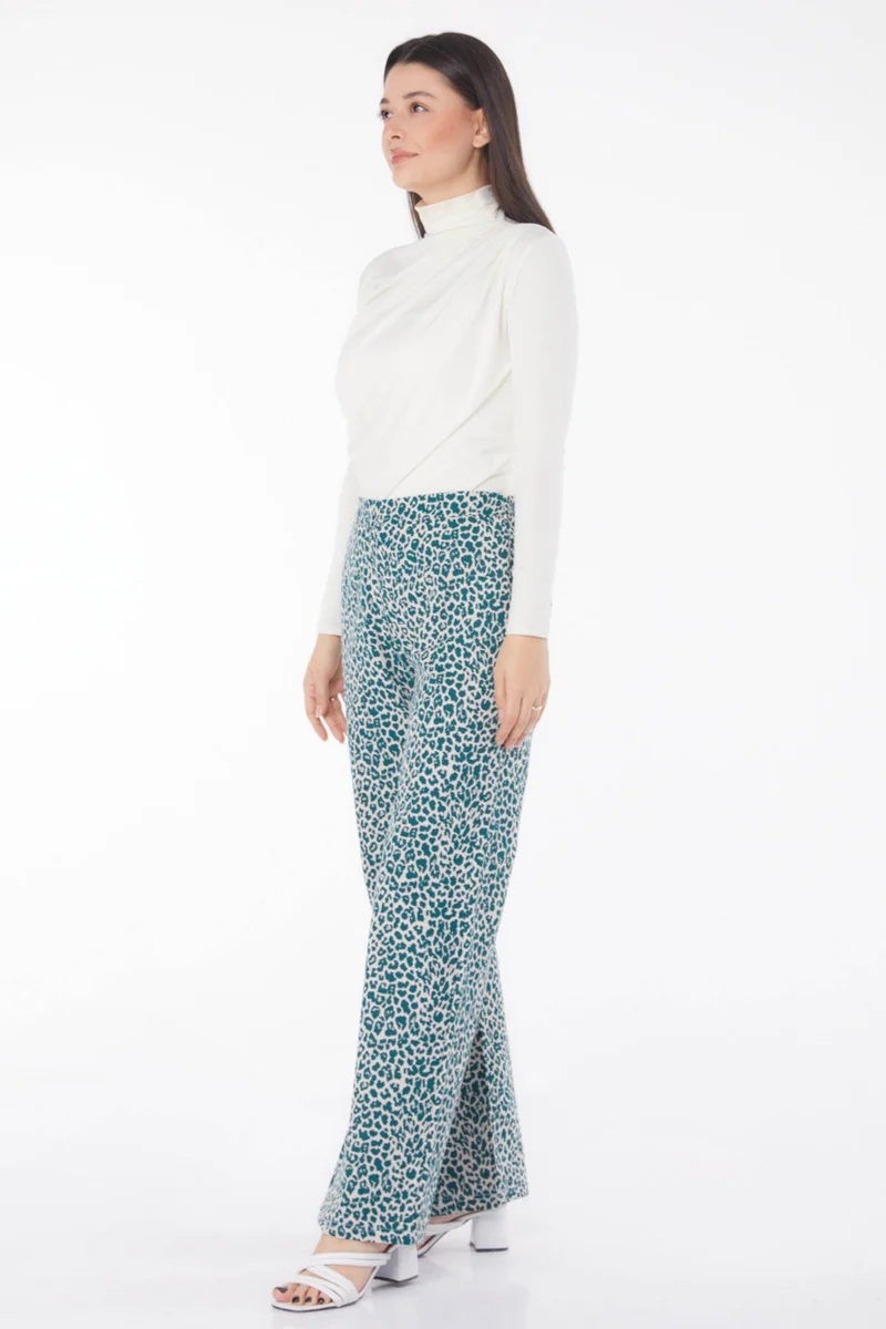 Tofisa Plain Medium Women Green Leopard Patterned Pamtolon - 13218