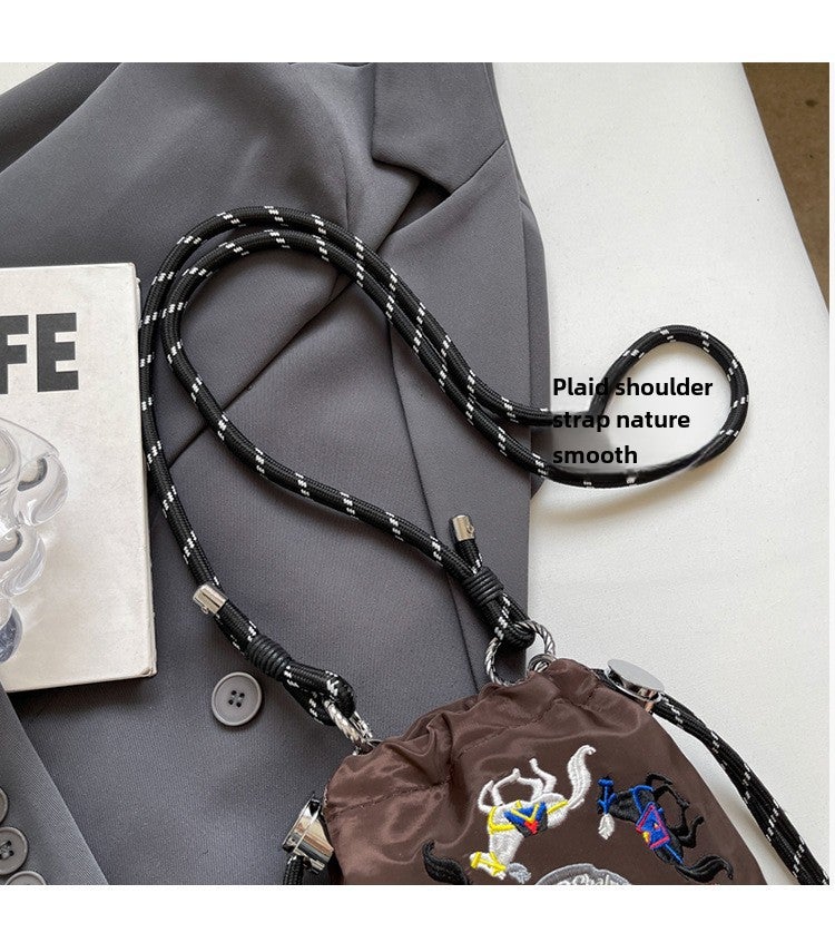 Embroidered Ins Bucket Small Cloth Bag Women'S Simple Contrast Color Walking Shoulder Crossbody Mobile Phone Bag - Image 5