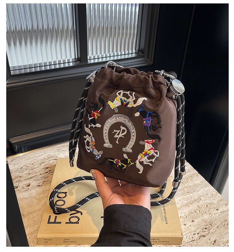 Embroidered Ins Bucket Small Cloth Bag Women'S Simple Contrast Color Walking Shoulder Crossbody Mobile Phone Bag - Image 3