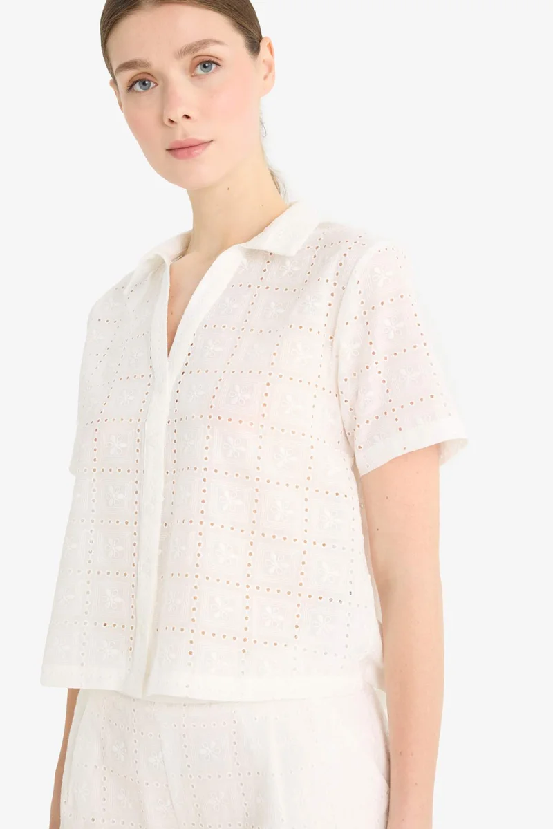 ديفاكتو Regular Fit Shirt Collar Embroidered Short Sleeve Shirt
