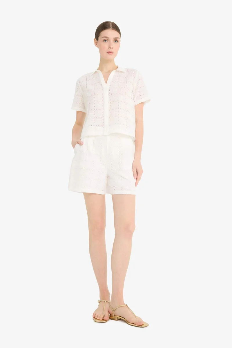 ديفاكتو Regular Fit Shirt Collar Embroidered Short Sleeve Shirt