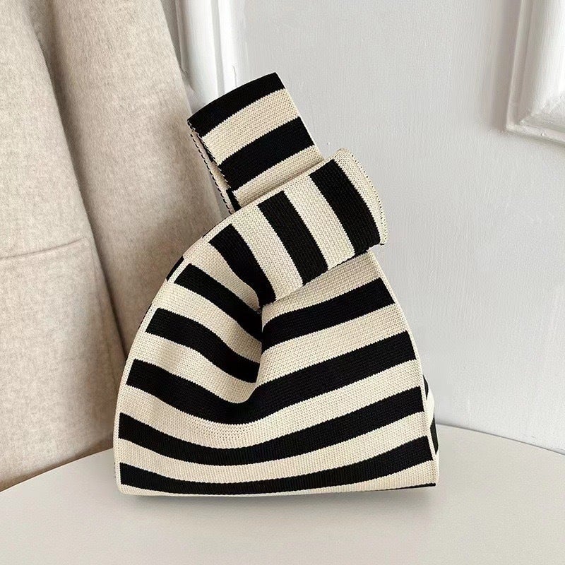 Wrist Bag Internet Celebrity Fashion Handbag Women'S Knitted Bucket Bag Japanese And Korean Style All-Match Hand Bag Casual All-Match Phone Bag - Image 1