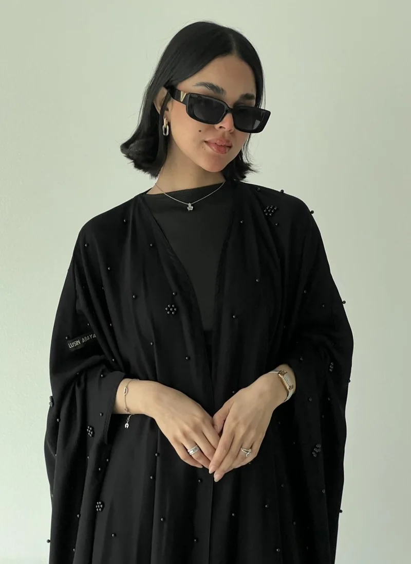 عبايات لوسين عباية سوداء بشت مزينة باللؤلؤ الأسود