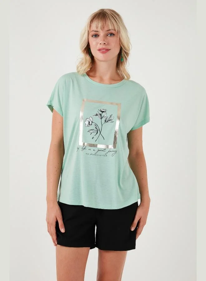 ليلا تيشيرت نسائي ليلا مطبوع بياقة دائرية وقصة عادية