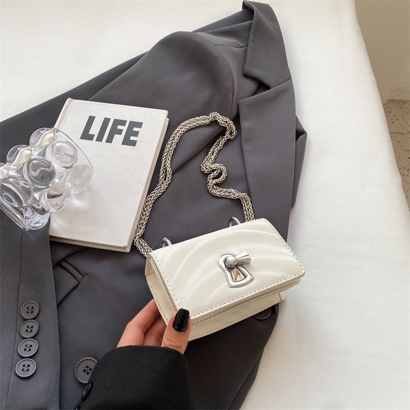 Niche Design Chain Small Square Bag Women'S Bag 2023 New Textured Shoulder Bag Fashion Turn Lock Messenger Bag - Image 1