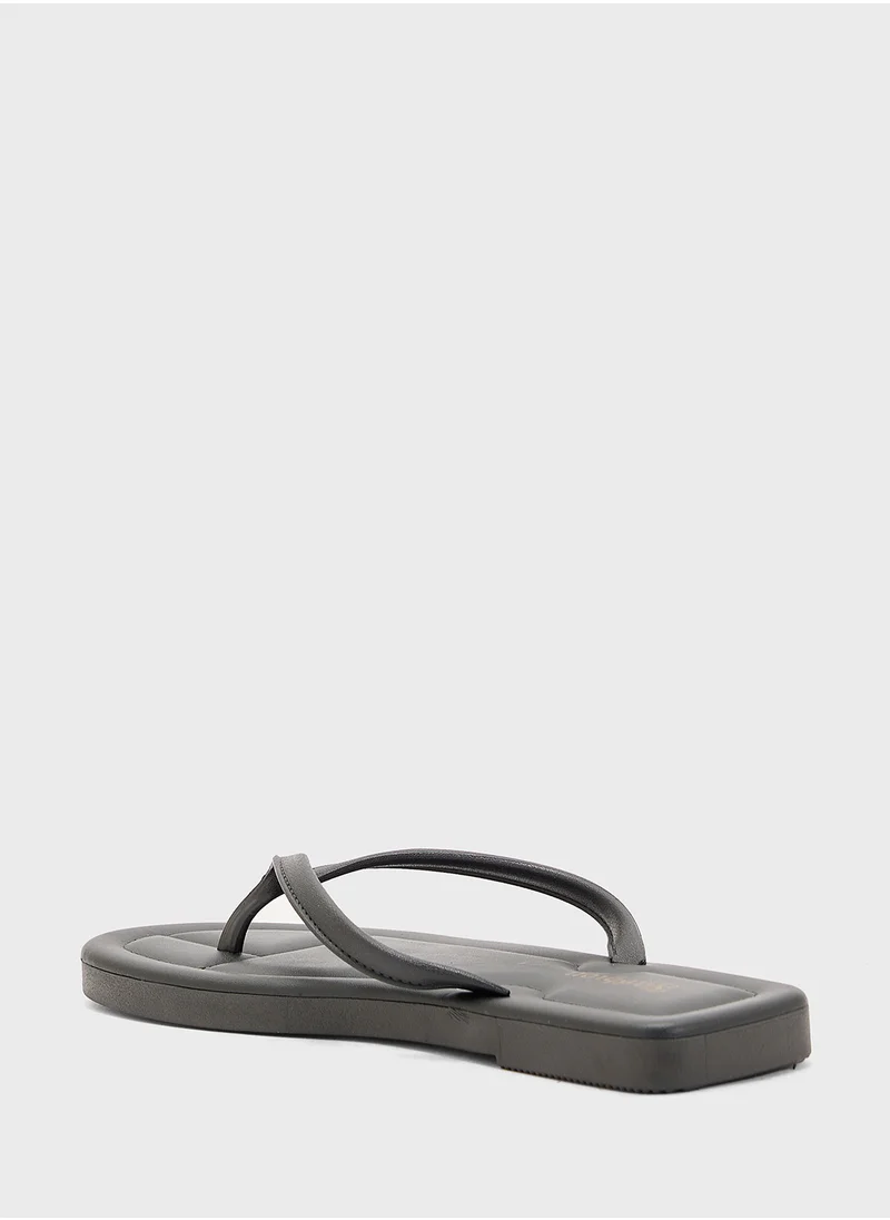 ايلا Thong Flat Sandal