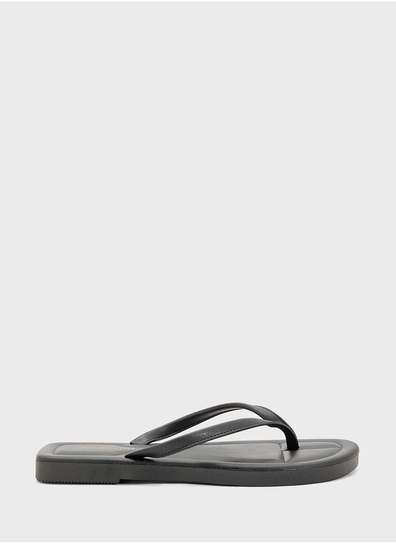 ايلا Thong Flat Sandal