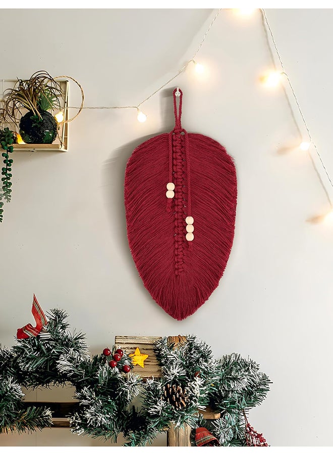 انتيكيانو زينة مكرمية معلقة على الحائط للديكور باللون الأحمر بتصميم اوراق وريش مع خرز خشب - Image 1