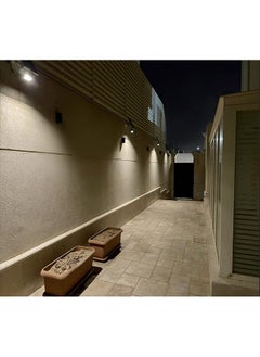موجود مصباح LED خارجي يعمل بالطاقة الشمسية باللون الأصفر يعمل لمدة 12 ساعة م2 سنة  - Image 2