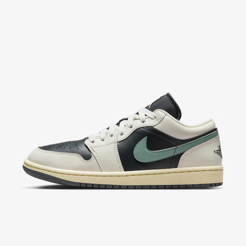 جوردن Women's Air Jordan 1 Low Shoes