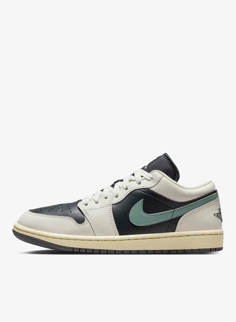 Jordan Women's Air Jordan 1 Low Shoes