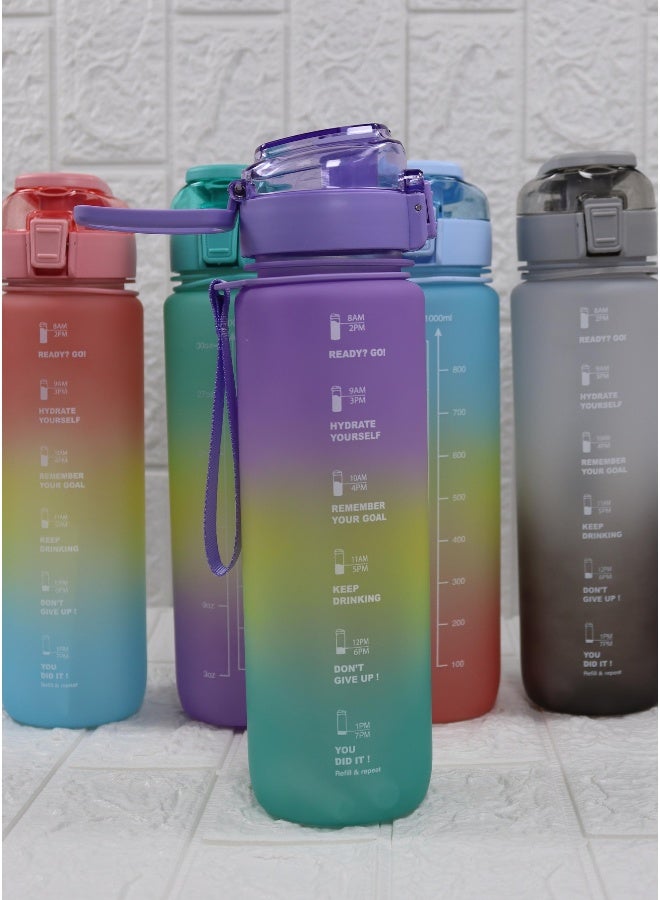 توشيونيكس زجاجة مياه رياضية تحفيزية سعة 1000 مل مع علامات زمنية، وغطاء يعمل بلمسة واحدة، وفوهة قلابة، وماصة مدمجة، وتصميم حزام حمل مزدوج وملصقات مجانية لطيفة - خالية من مادة BPA، وغطاء مانع للتسرب، وصديقة للبيئة، مصنوعة من البلاستيك، وقابلة لإعادة الاستخدام، وزجاجة مياه تذكيرية للشرب للبالغين والأطفال في المدرسة والمكتب والترطيب اليومي والصالة الرياضية واللياقة البدنية والأنشطة الخارجية والرياضة والسفر، زجاجة سعة 32 أونصةزجاجة مياه رياضية تحفيزية سعة 1000 مل مع علامات زمنية، وغطاء يعمل بلمسة واحدة، وفوهة قلابة، وماصة مدمجة، وتصميم حزام حمل مزدوج وملصقات مجانية لطيفة - خالية من مادة BPA، وغطاء مانع للتسرب، وصديقة للبيئة، مصنوعة من البلاستيك، وقابلة لإعادة الاستخدام، وزجاجة مياه تذكيرية للشرب للبالغين والأطفال في المدرسة والمكتب والترطيب اليومي والصالة الرياضية واللياقة البدنية والأنشطة الخارجية والرياضة والسفر، زجاجة سعة 32 أونصة - Image 3
