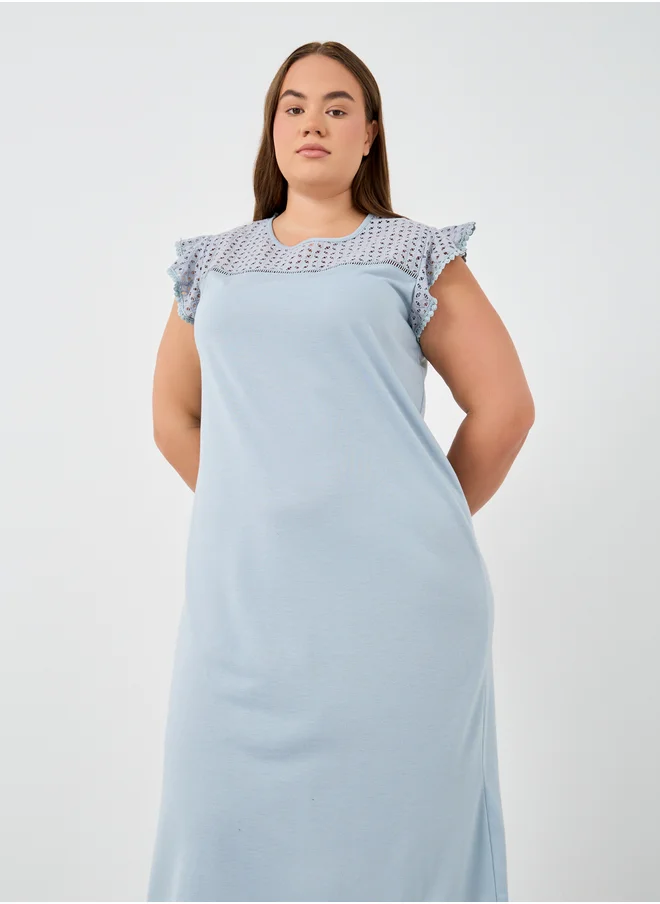 Styli Plus Size Schiffli Yoke Flat Pompom Detail Nightdress