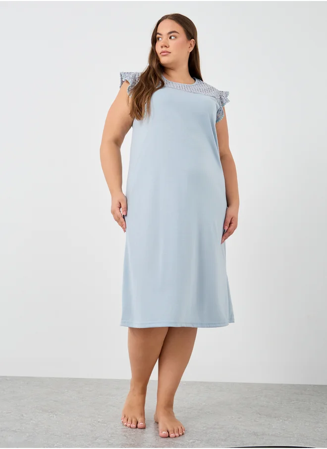 Styli Plus Size Schiffli Yoke Flat Pompom Detail Nightdress