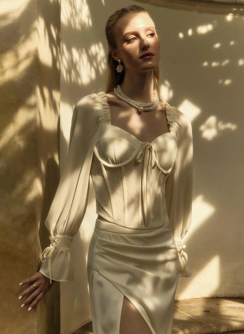 ليتشي بلوزة مشد مع حزام خصر من الدانتيل وأساور أكمام مربوطة