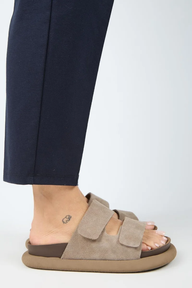 مانجيرو شباشب مانيجيرو ليلو النسائية من الجلد الطبيعي مع شريط لاصق مزدوج من فرو المنك