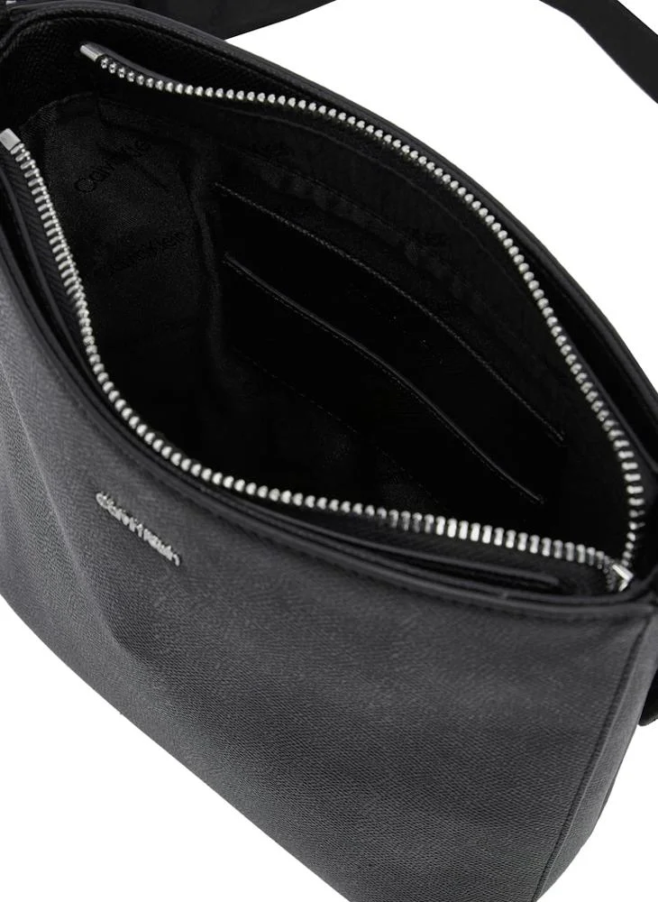 CALVIN KLEIN Must Small Bucket Crossbody