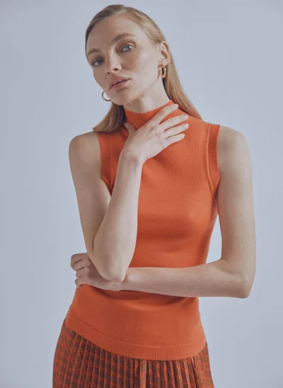 Lola Casademunt Perkins collar top