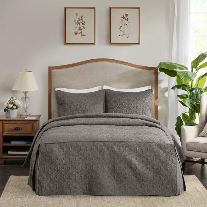 QUEBEC SPLIT CORNER QUILTED BEDSPREAD CLASSIC TRADITIONAL DESIGN ALL SEASON LIGHTWEIGHT BEDDING SET MATCHING SHAMS KING 79 X 81 24D DAMASK QUILTED DARK GREY 3 PIECE