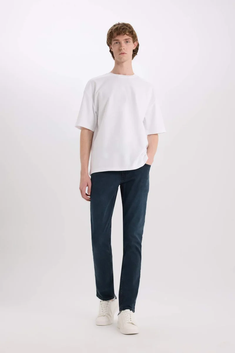 ديفاكتو Pedro Slim Fit Super Skinny Hem Denim Trousers