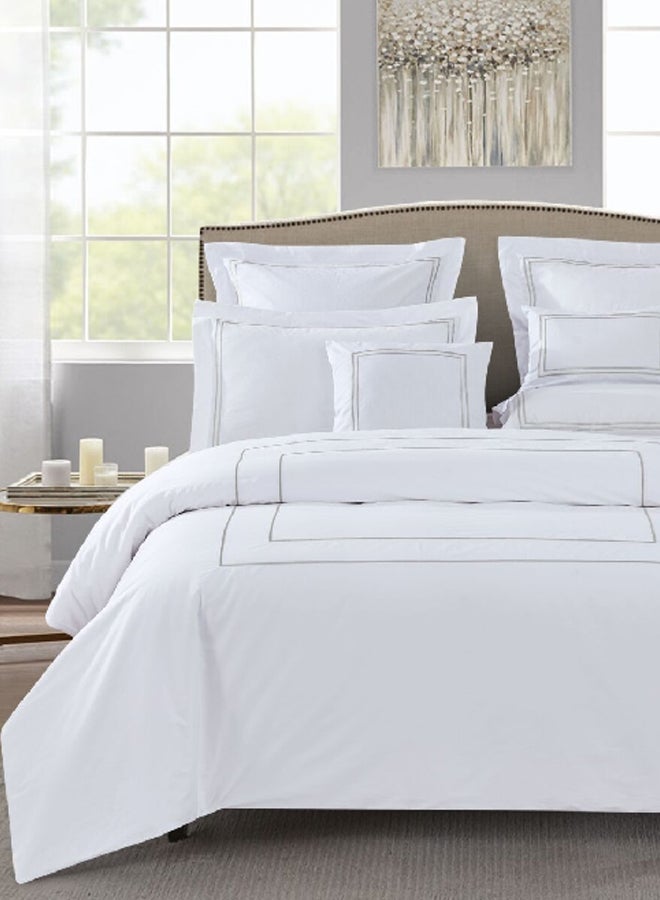 براتا ستيش طقم غطاء لحاف مريح للغاية قطعتين أبيض وفضي 1 × 220 × 160 سم RICAMO 01