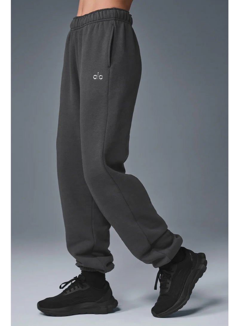 Alo Yoga Alo Loose Ankle-Length Cotton Pants, Sporty And Casual - Image 2
