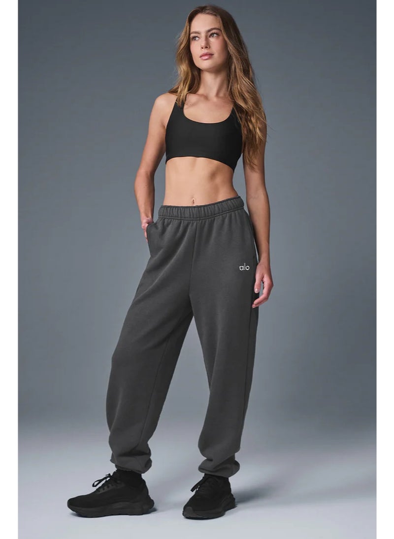 Alo Yoga Alo Loose Ankle-Length Cotton Pants, Sporty And Casual - Image 4