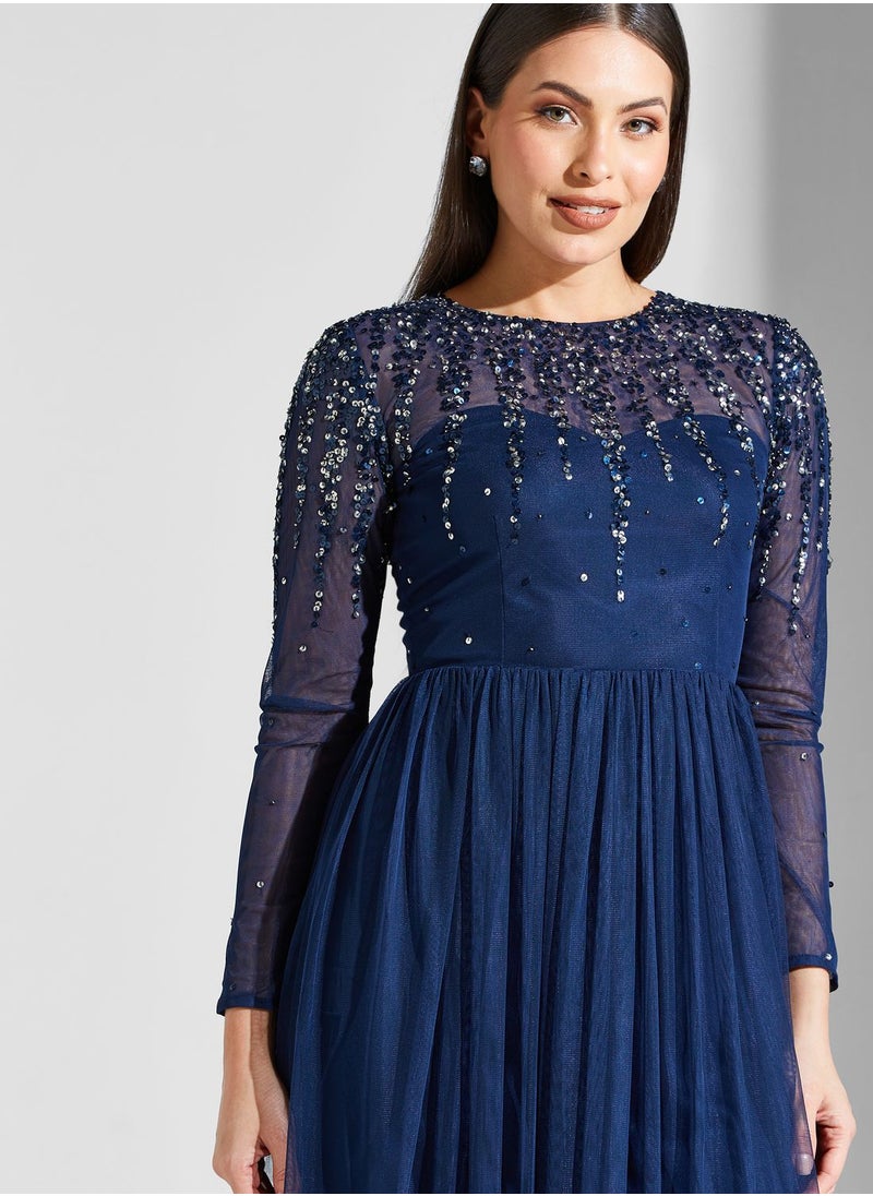 Namshi x Hadia Ghaleb Sequinned Detail Dress  - Image 3