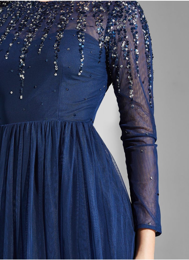 Namshi x Hadia Ghaleb Sequinned Detail Dress  - Image 4