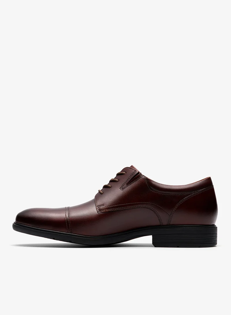 Clarks Steadwell Cap Lace Up Shoes