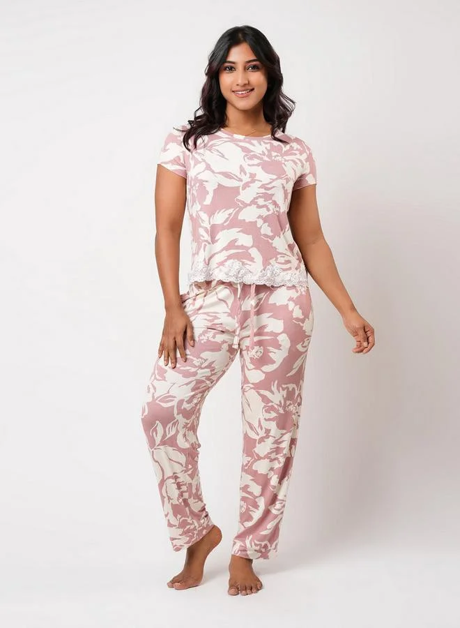 Aadaraya Pyjama Set T-shirt & Trousers