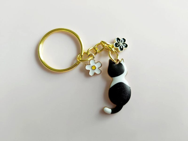 Agromusk Cute Cat Keychain, Enamel Flower Keyring Japanese Decor for Garden Lovers, Kawaii Bag Charm With Sakura Flowers (Black) - Image 5