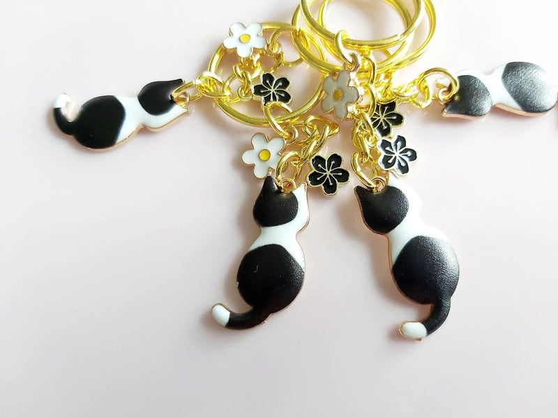Agromusk Cute Cat Keychain, Enamel Flower Keyring Japanese Decor for Garden Lovers, Kawaii Bag Charm With Sakura Flowers (Black) - Image 3