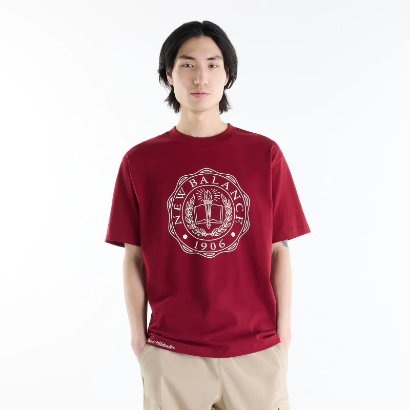 نيو بالانس Men's Varsity Crest T-Shirt