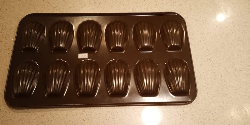 Gobel Madeleine Pan 12 Cavities-NONSTICK-Each cavity: 3-1/4"X2". Overall size of pan: 15-1/2"X9" - Image 2